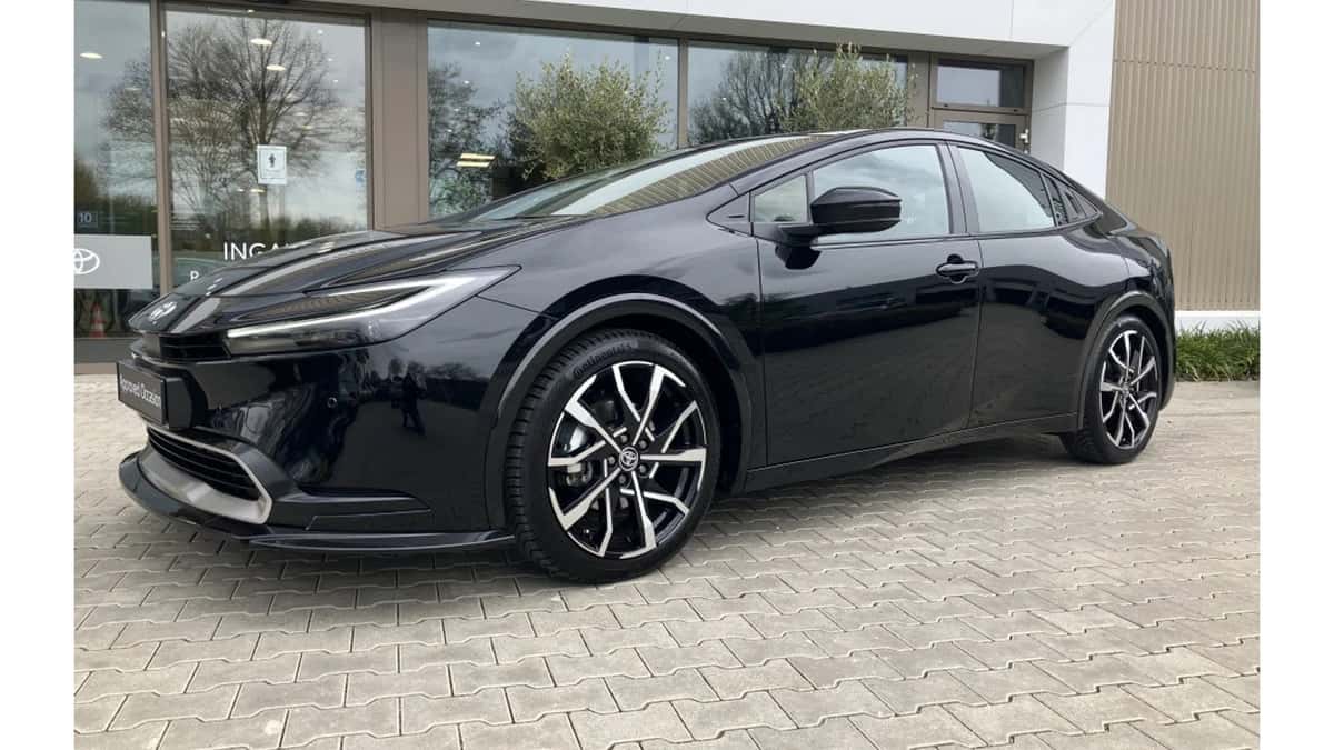 Toyota Prius (2023) — foto 1