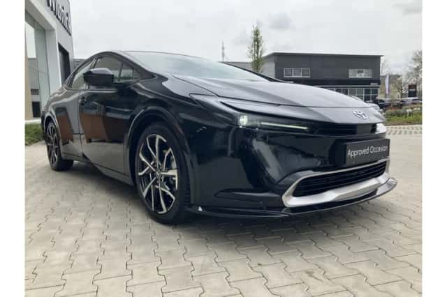 Toyota Prius (2023) thumbnail 2