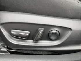 Toyota Prius (2023) thumbnail 18