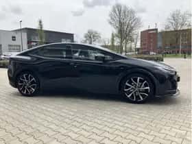 Toyota Prius (2023) thumbnail 3