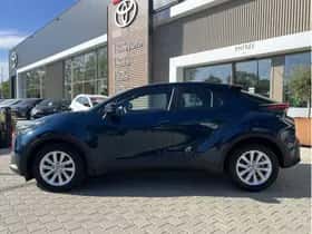 Toyota C-HR (2025) thumbnail 2