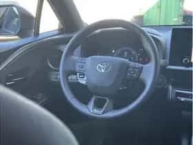 Toyota C-HR (2025) thumbnail 18
