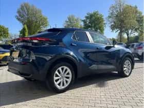 Toyota C-HR (2025) thumbnail 4