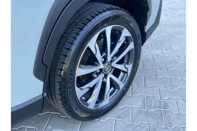 Toyota Corolla (2024) thumbnail 5