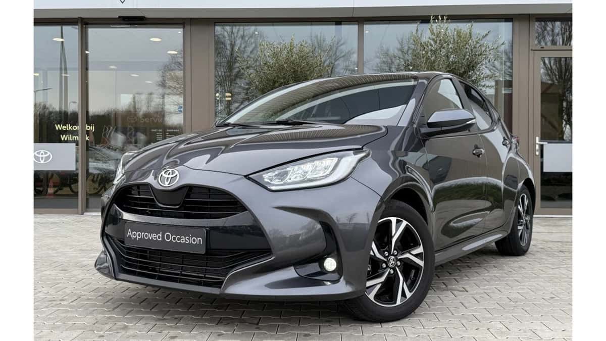 Toyota Yaris (2024) — foto 1