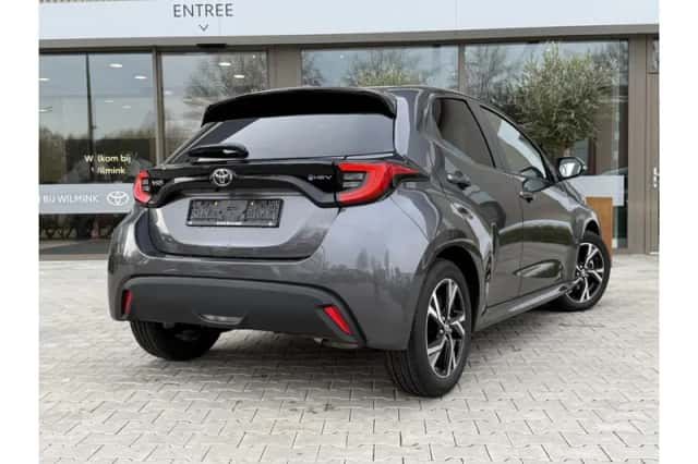 Toyota Yaris (2024) thumbnail 2