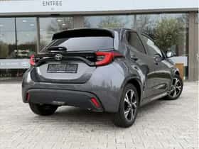 Toyota Yaris (2024) thumbnail 2