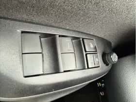 Toyota Yaris (2024) thumbnail 9