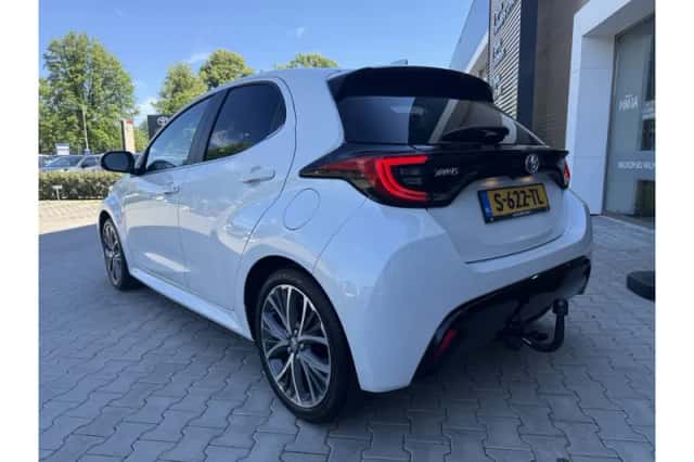Toyota Yaris (2023) thumbnail 4