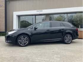 Toyota Avensis (2017) thumbnail 2