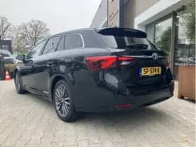 Toyota Avensis (2017) thumbnail 3