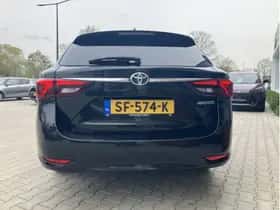 Toyota Avensis (2017) thumbnail 4