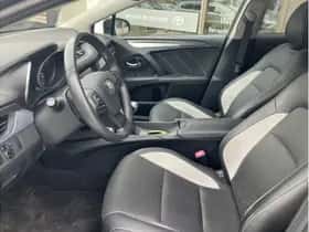 Toyota Avensis (2017) thumbnail 10