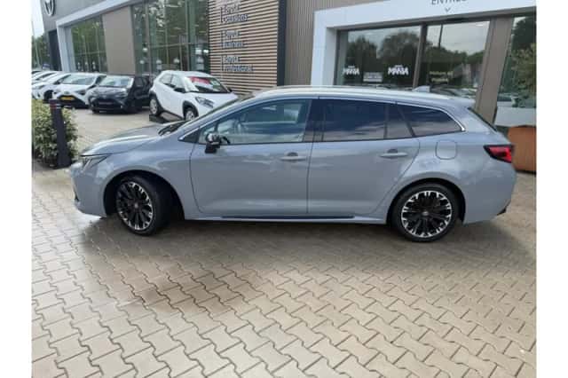 Toyota Corolla (2022) thumbnail 2
