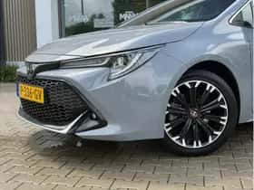 Toyota Corolla (2022) thumbnail 3