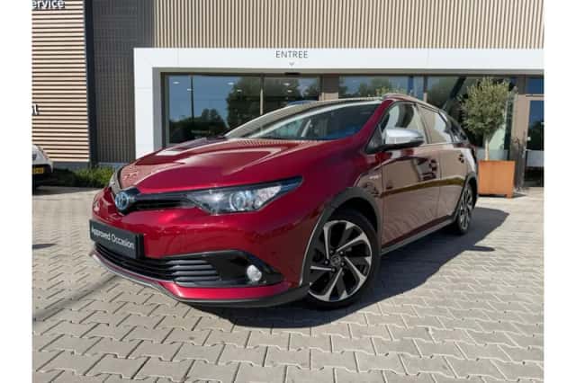 Toyota Auris (2018) thumbnail 1
