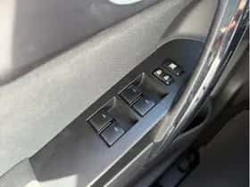 Toyota Auris (2018) thumbnail 12