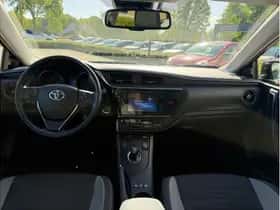 Toyota Auris (2018) thumbnail 5