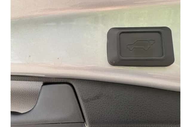Toyota RAV4 (2020) thumbnail 6