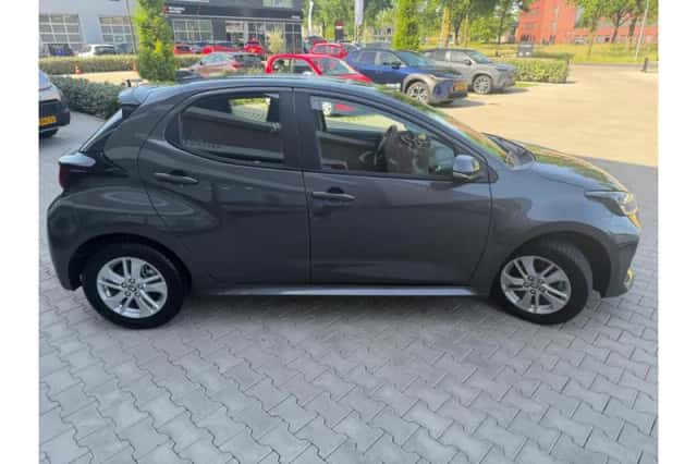Toyota Yaris (2025) thumbnail 3