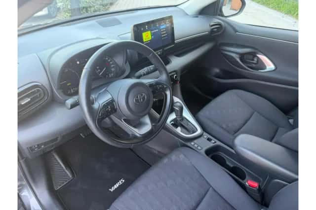 Toyota Yaris (2025) thumbnail 4