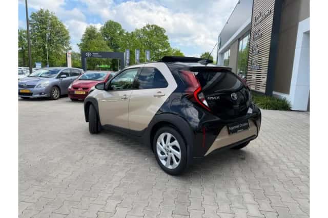 Toyota Aygo X (2022) thumbnail 2