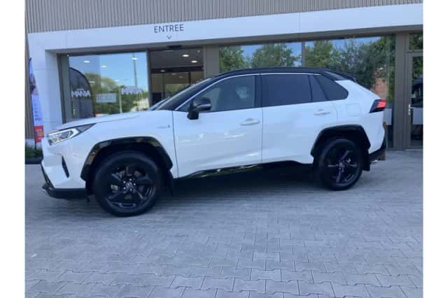 Toyota RAV4 (2020) thumbnail 2