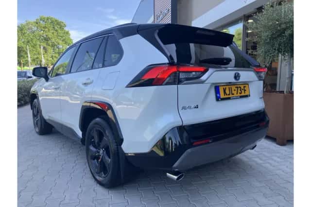Toyota RAV4 (2020) thumbnail 3