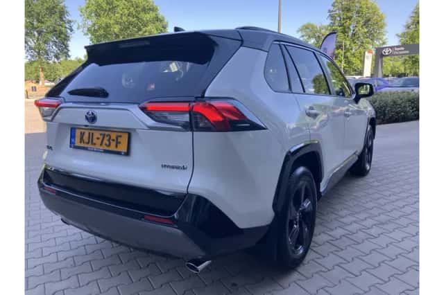 Toyota RAV4 (2020) thumbnail 5