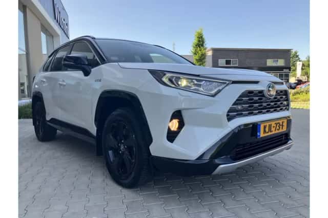 Toyota RAV4 (2020) thumbnail 6