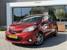 Toyota Yaris (2012) thumbnail 1