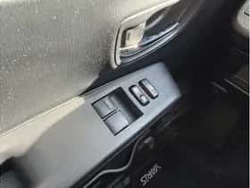 Toyota Yaris (2012) thumbnail 13