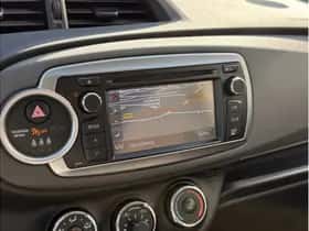 Toyota Yaris (2012) thumbnail 18