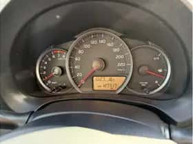 Toyota Yaris (2012) thumbnail 9