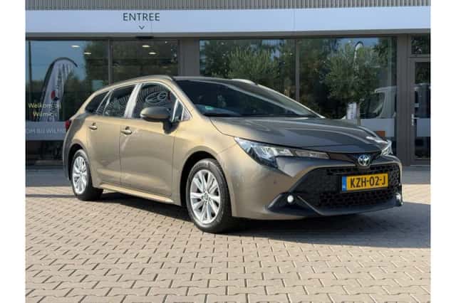 Toyota Corolla (2024) thumbnail 2