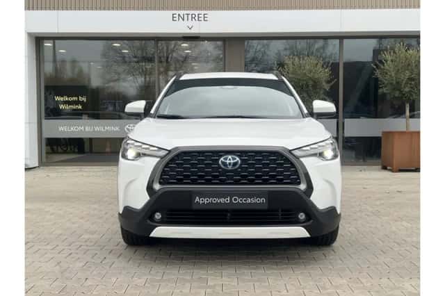 Toyota Corolla (2023) thumbnail 2