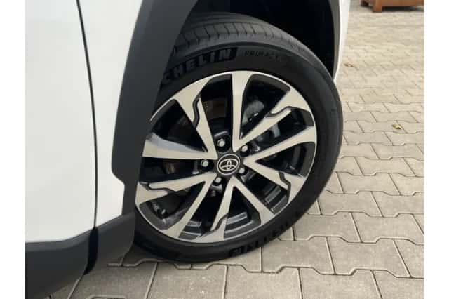 Toyota Corolla (2023) thumbnail 5