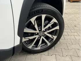 Toyota Corolla (2023) thumbnail 5