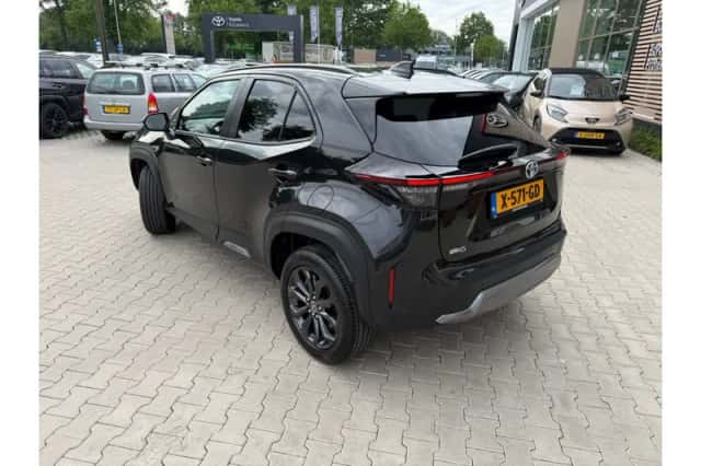 Toyota Yaris Cross (2023) thumbnail 2