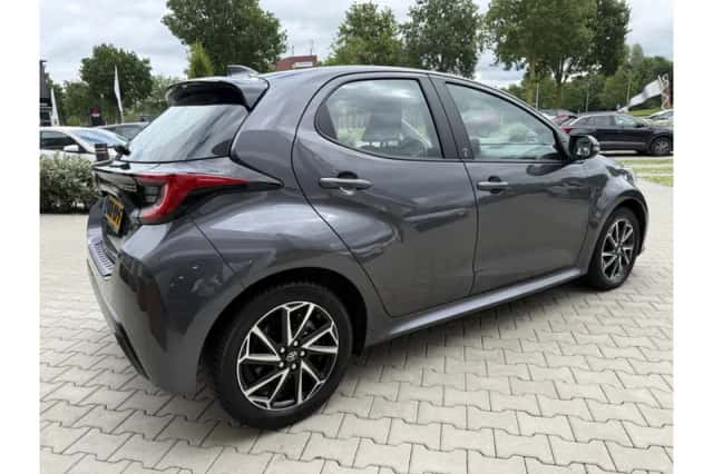 Toyota Yaris (2023) thumbnail 5