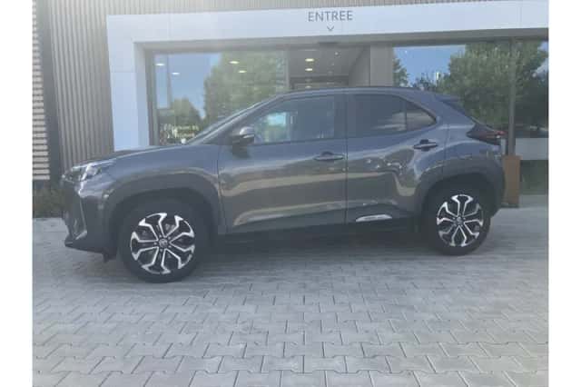 Toyota Yaris Cross (2022) thumbnail 2