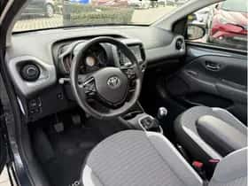Toyota Aygo (2020) thumbnail 11