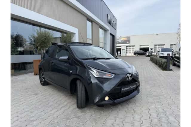 Toyota Aygo (2020) thumbnail 3