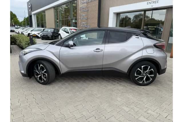 Toyota C-HR (2019) thumbnail 2