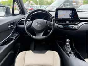 Toyota C-HR (2019) thumbnail 10