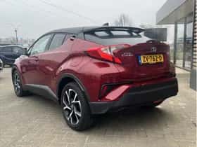 Toyota C-HR (2019) thumbnail 2