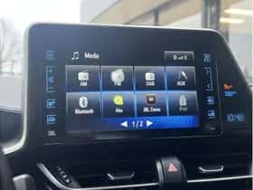 Toyota C-HR (2019) thumbnail 11