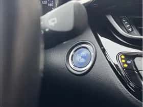 Toyota C-HR (2019) thumbnail 18