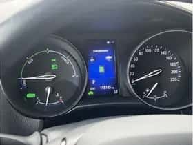 Toyota C-HR (2019) thumbnail 9