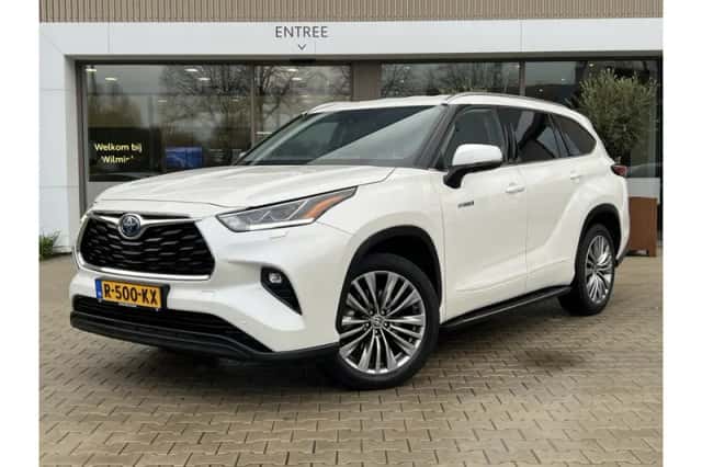Toyota Highlander (2021) thumbnail 1